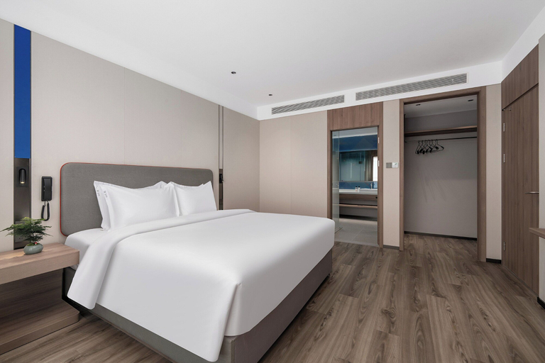 Bedroom 4, Holiday Inn Express QINGDAO HONGDAO STATION, Qingdao