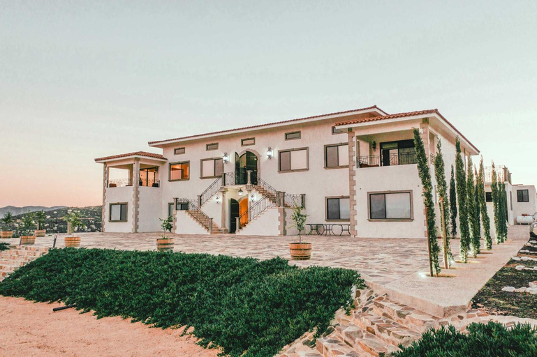 Others 4, Villa Montefiori, Ensenada