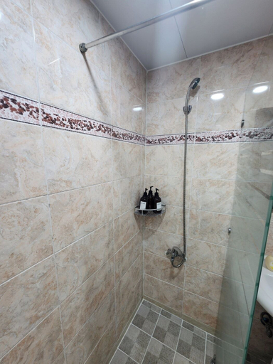 Bathroom 3, STAY MIDO, Jung