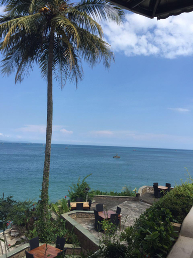 Exterior & Views 7