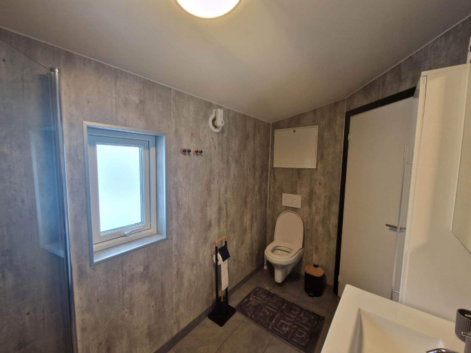 Others 4, Northern living 2 room with shared bathroom, Tromsø