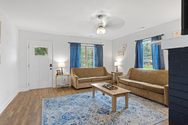 Others 4, Trendy at Hoyt Two Homes, Hamilton