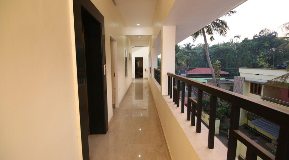 Others 4, Thanungattil Towers, Kottayam
