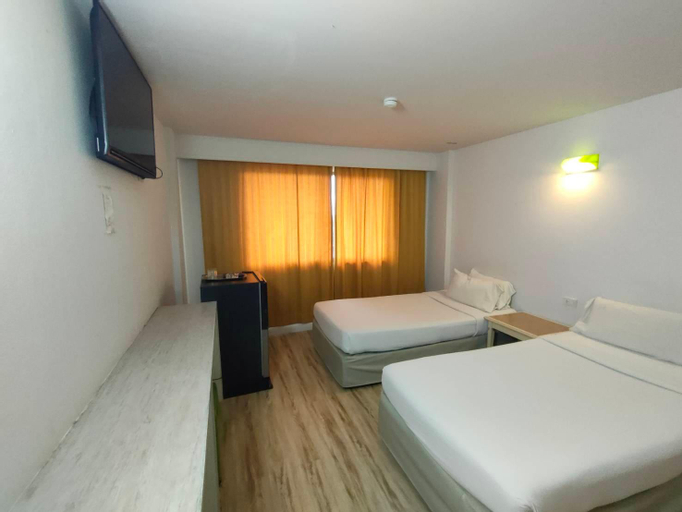 Bedroom 3, Inter Tower Hotel, Su-ngai Ko Lok