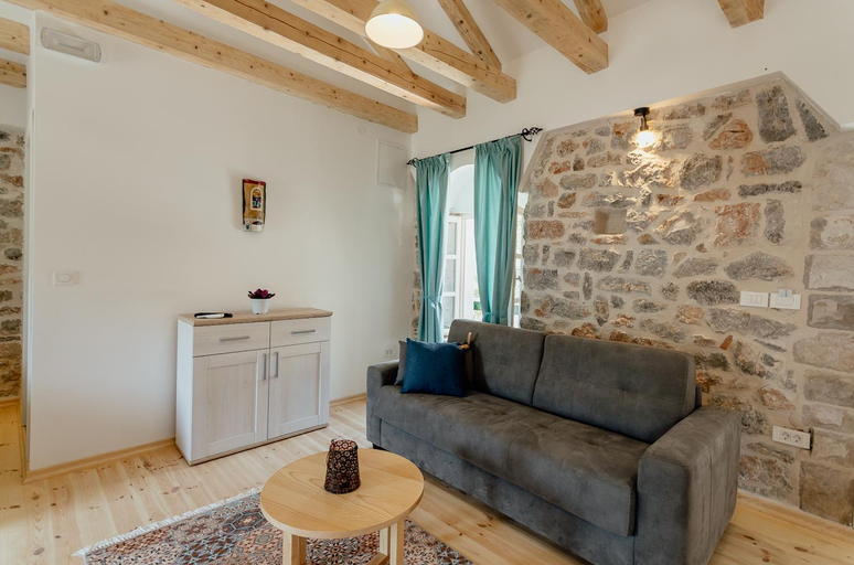 Others 4, Conborgo Apartments