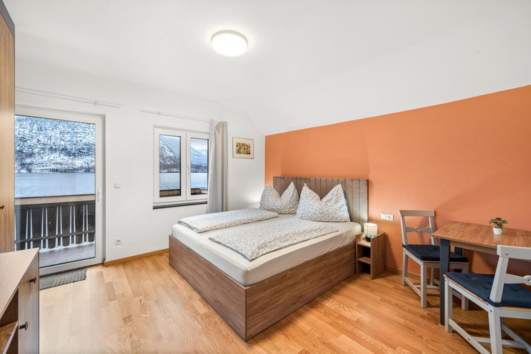 2, Hallstatt Lakeside Top 5 - Zimmer mit Balkon, Gmunden