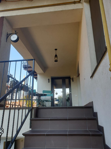 Others 4, Casa Danei, Brasov