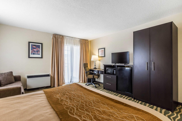 Others 4, Quality Inn, Simcoe
