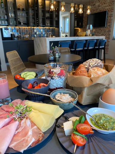 Food & Drinks 4, Glundr!, Asten