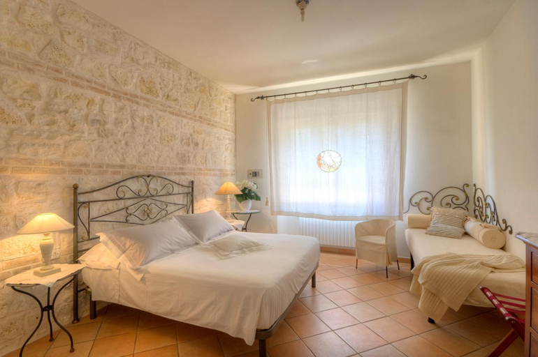 Others 5, Villa Eva, Ancona