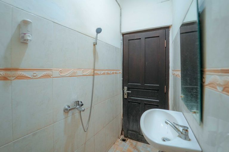 Bathroom 4
