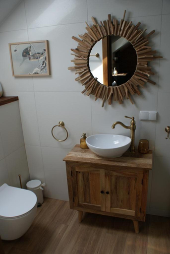 Bathroom 3, Jaskolcze Gniazdo, Konin