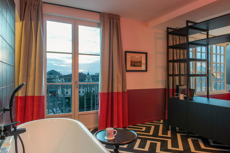 Others 3, Labe Hotel, Indre-et-Loire