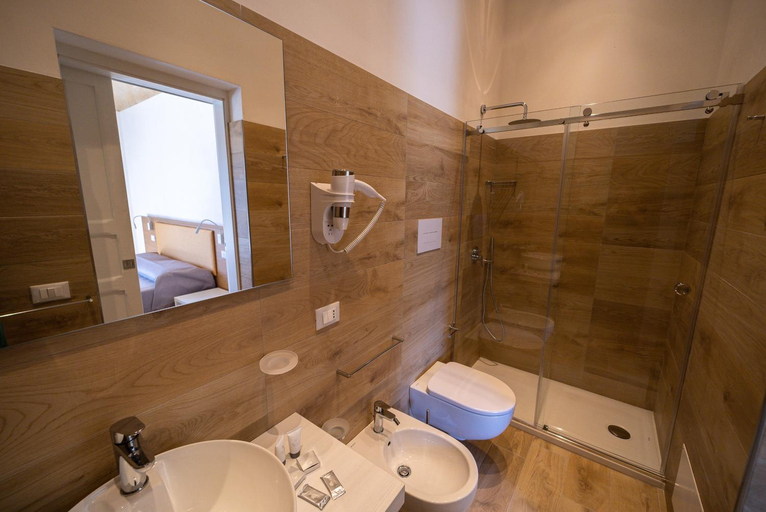 Bathroom 2, Butiko, Trapani