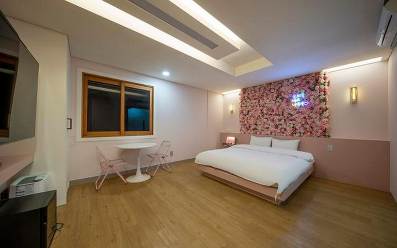 Bedroom 3, Gyeongsan Instar Hotel, Dong