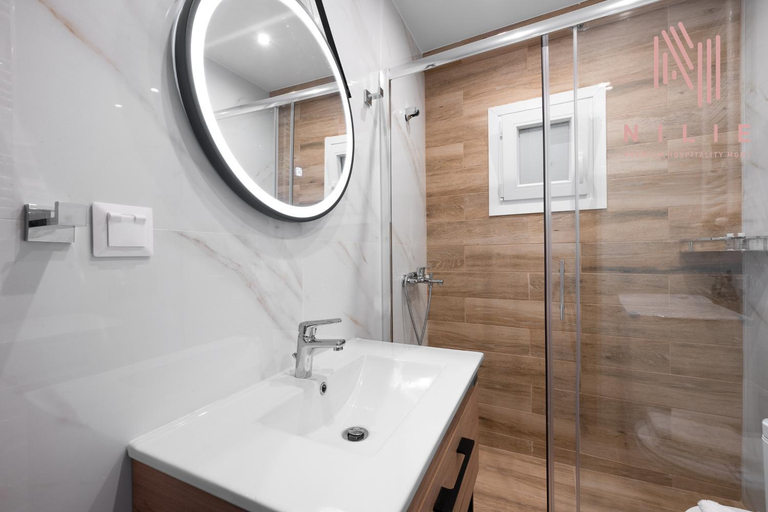 Shower, Reflection, Nilie Hospitality MGMT, Central Macedonia