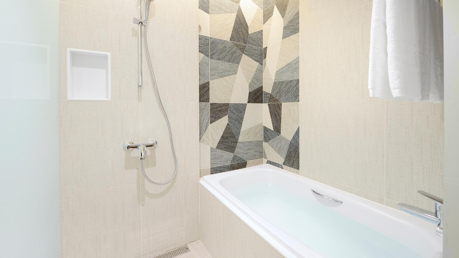 Bathroom 11