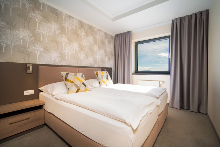 Bedroom 2, Hotel Panorama, Poprad