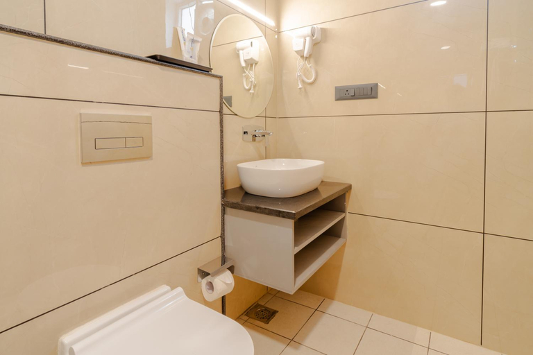 Bathroom 4, Alokah Kashi, Varanasi