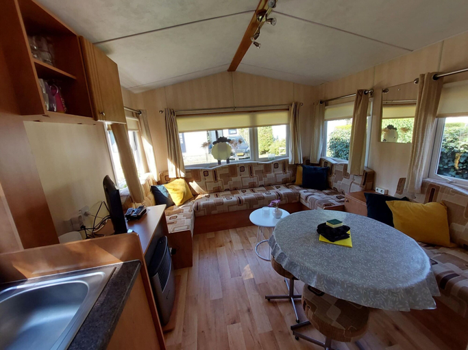 Dining 2, Nice Holiday Home in Appelscha With Garden, Ooststellingwerf