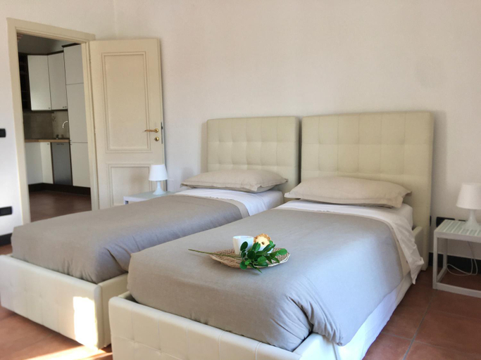 Bedroom 2, La casa di Giulia Apartment with air conditioning, wifi and private parking, Genova