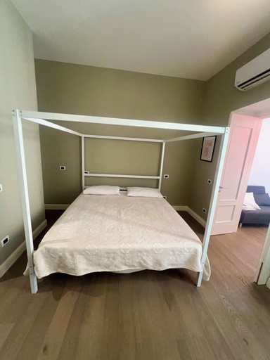 Lion suite, Napoli