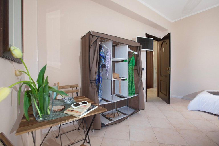 Bedroom 4, BSISTERS, Napoli
