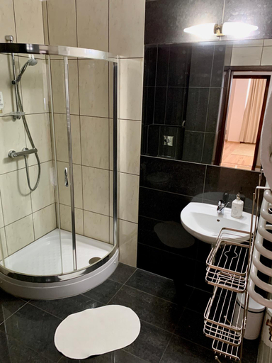 Bathroom 3, Nocowanie Restauracja Wenecka, Kłobuck