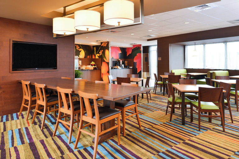 Food & Drinks, Fairfield Inn & Suites by Marriott Warrensburg, Johnson