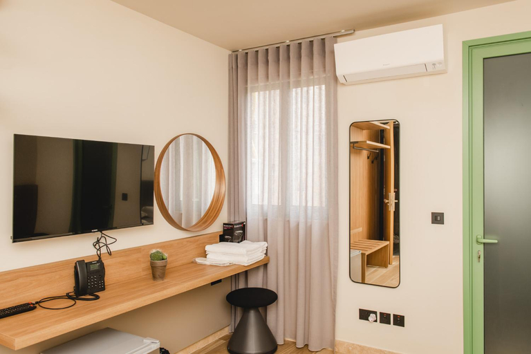 Bathroom 3, Privilege Suit SLiema