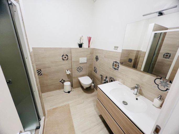 Others 5, Sonila's Home 1, Bergamo