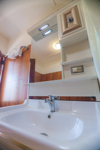 Bathroom 2, Cielo Residence, K.F.G. & G. Korale