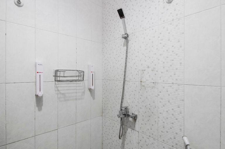 Bathroom 11