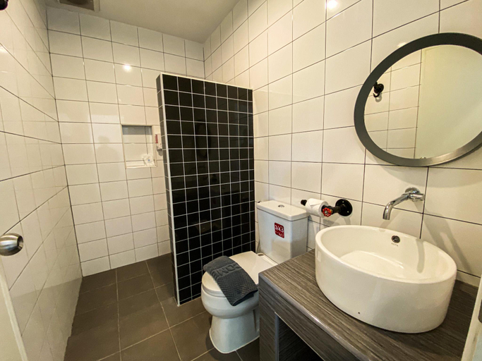 Bathroom 23