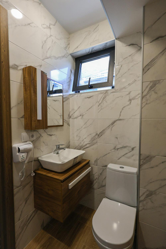 Bathroom 2, Heaven Hill, Kazbegi