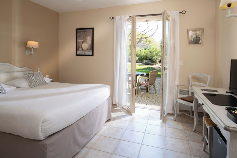 Bedroom 4, Mas De La Senancole & Spa, Vaucluse