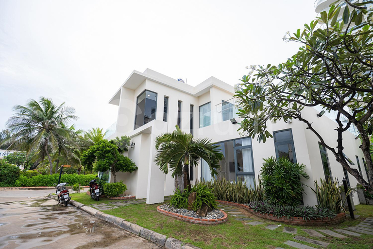 Exterior 5