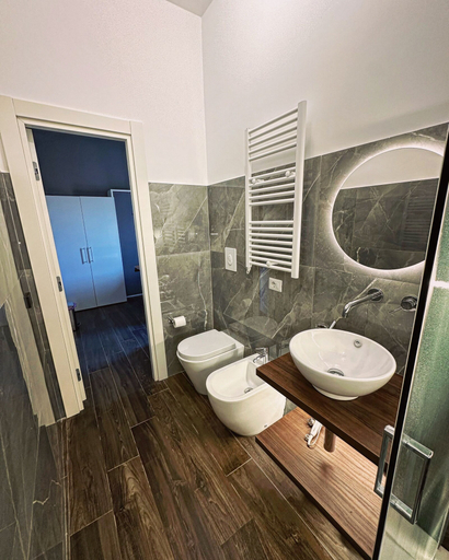 Bathroom 5, Central Vasto Histonium, Chieti