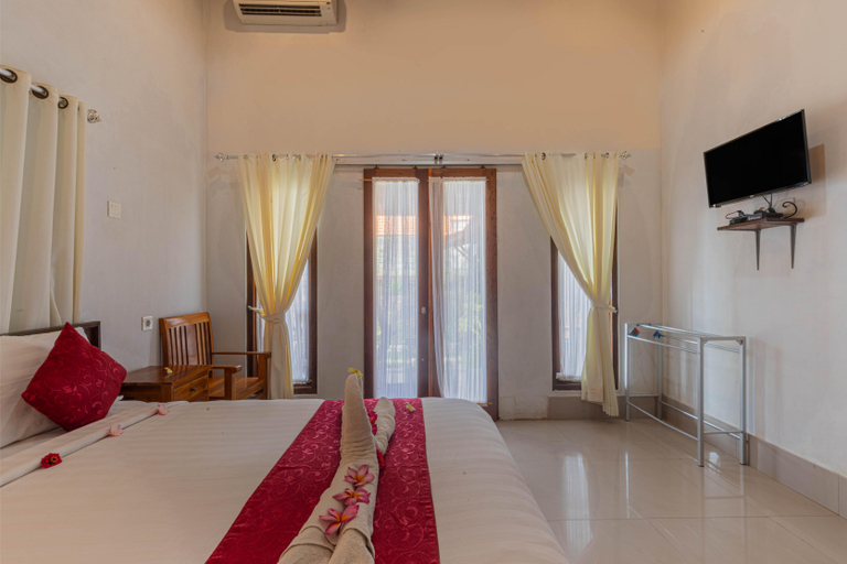 Bedroom 3, Swan Beach Inn, Klungkung