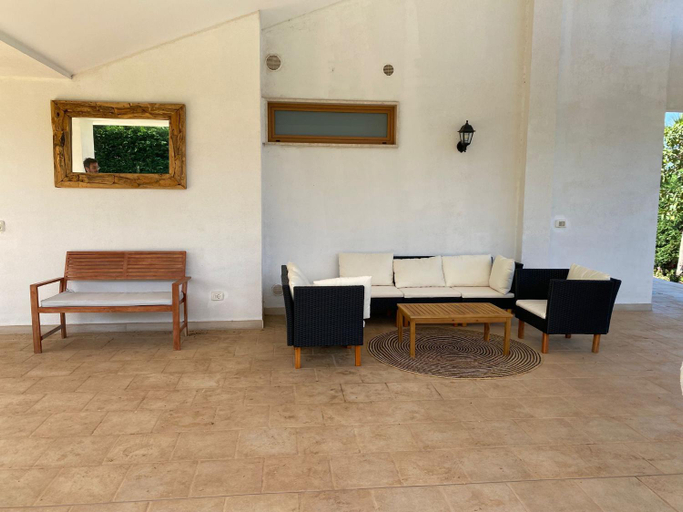 Others 5, Villa Giulio Polignano, Bari