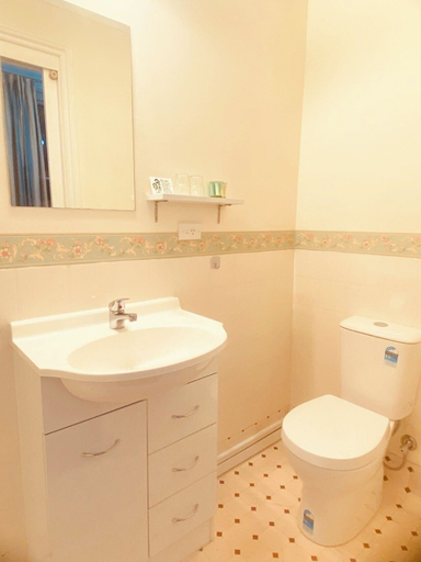 Bathroom 2, Hillview House Launceston, Launceston - Pt B