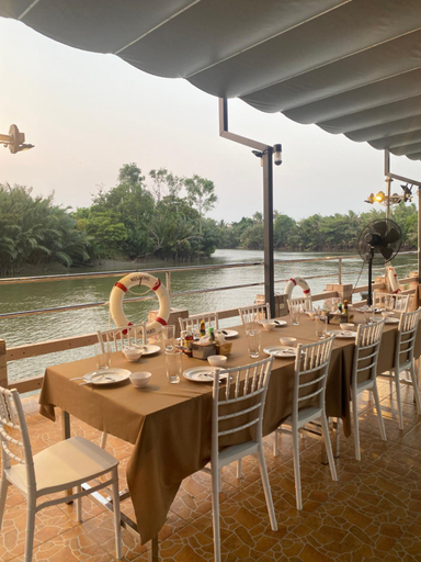 Restaurant 2, Dhammachart Riverview, Muang Samut Songkhram