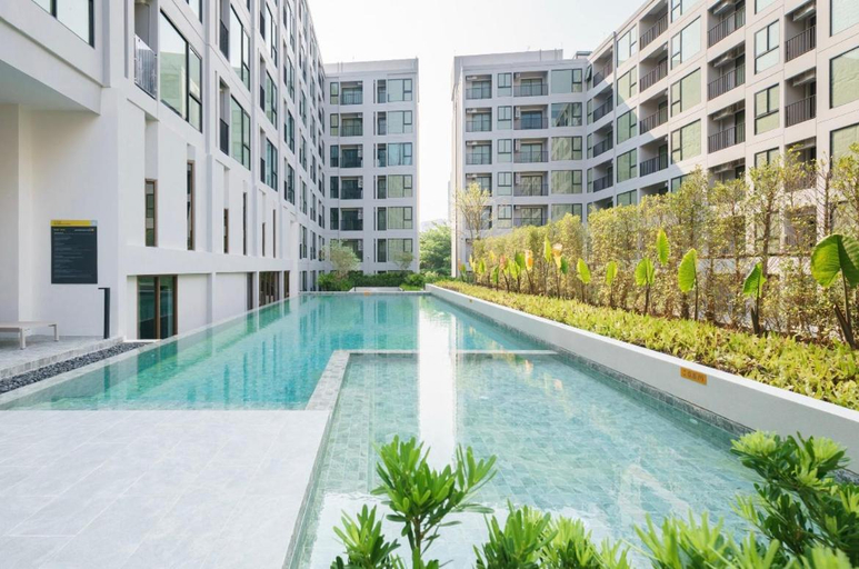 Swimming pool 5, Sathon-Charoen Nakhon Condo, Khlong San