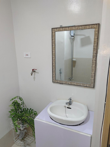 Bathroom 5, SMDC Staycation near SM Fairview(Trees Residences), Quezon City