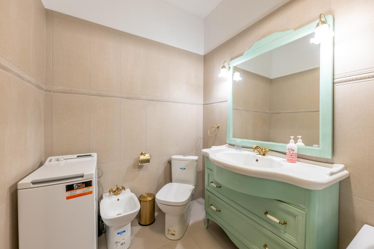 Others 2, CozyFlat in the central Arad, Arad