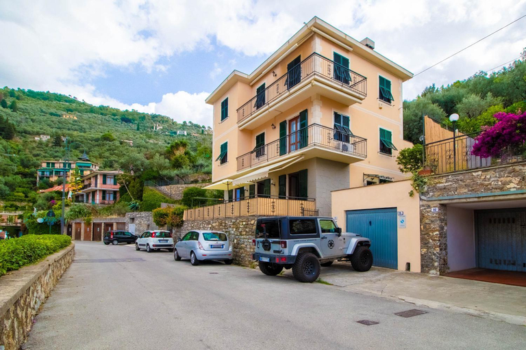 IL MANDORLO Apartment, Genova