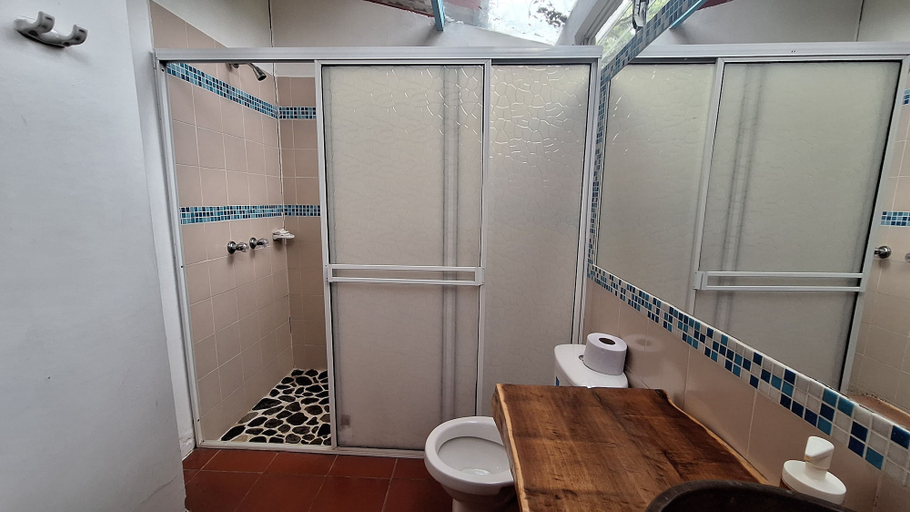 Bathroom 4, ECOHOTEL EL CASTILLO VILLAGE, Santiago de Cali