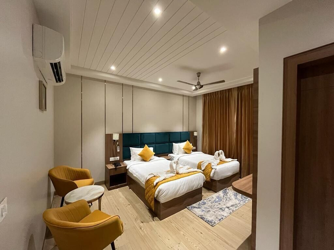 Bedroom 3, Hotel Three Seasons, Mathura