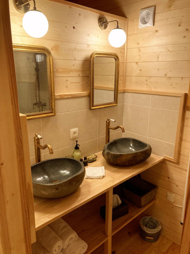Bedroom 4, La Cabane du Domaine des Ecus d'Or, Côte-d'Or