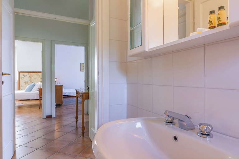 Bathroom 4, Villa Gard by Wonderful Italy, Como